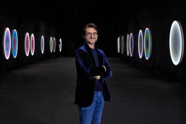 The Prism, un'inedita esperienza meditativa sotto il cielo aperto di Milano, opere proiettate in dimensioni monumentali 