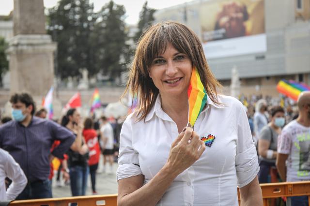 Vladimir Luxuria compagno, vitalizio, quanto guadagna, figli, nome, altezza, origini, quanti anni ha