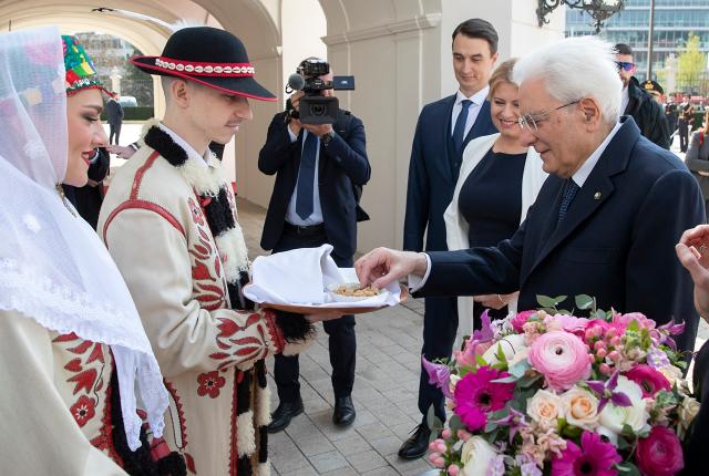 Guerra in Ucraina, Sergio Mattarella finalmente ammette: "Sbagliato censurare la cultura russa"