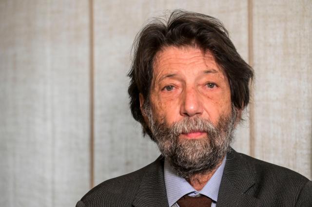 Vaccino Covid, Cacciari: "Sono stati fatti errori talmente gravi che nessuno pu&ograve; ammetterli"