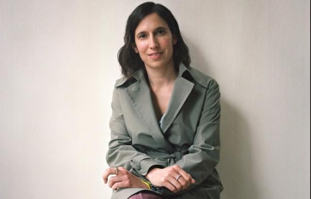 Elly Schlein posa per Vogue e confessa: "Ho una consulente d&rsquo;immagine esperta in armocromia"
