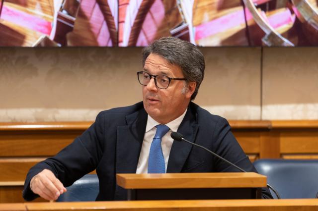 Schlein su Vogue, Matteo Renzi: "Assurdi gli attacchi sul look, il problema sono le idee"