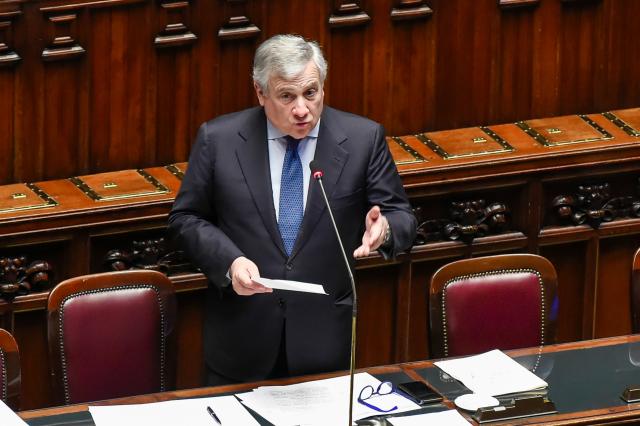 Migranti, Tajani annulla viaggio a Parigi dopo la critiche di Darmanin a Meloni