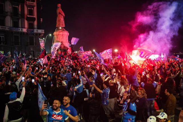 Festa scudetto Napoli, morto Vincenzo Costanzo. Chi &egrave; il 26enne rappresentante del clan di camorra dei D'Amico ucciso