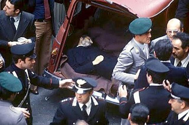 Aldo Moro, anniversario della morte: 45 anni fa fu ritrovato il cadavere con 12 proiettili dopo 55 giorni di prigionia