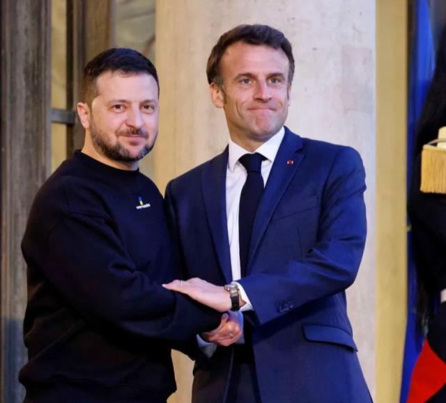 Parigi, Zelensky da Macron, dalla Francia nuovi aiuti militari all'Ucraina. In arrivo veicoli corazzati e carri armati leggeri