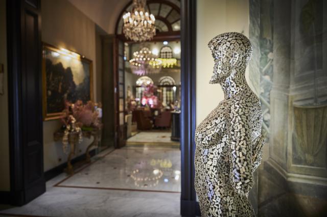  Liquid Art-St Regis Florence by Seo Young Deok