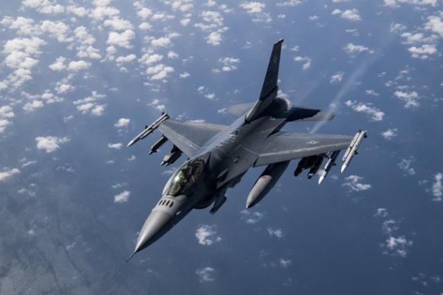 F-16 a Ucraina, invio da Olanda e Danimarca di 61 jet dopo ok Usa: previsto uno stock nel 2024, un altro nel 2025