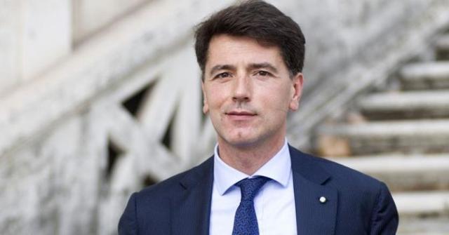 Davide Serra, l'ad di Algebris condannato in Uk a risarcire un&rsquo;ex manager con 37mila euro per un commento sul seno