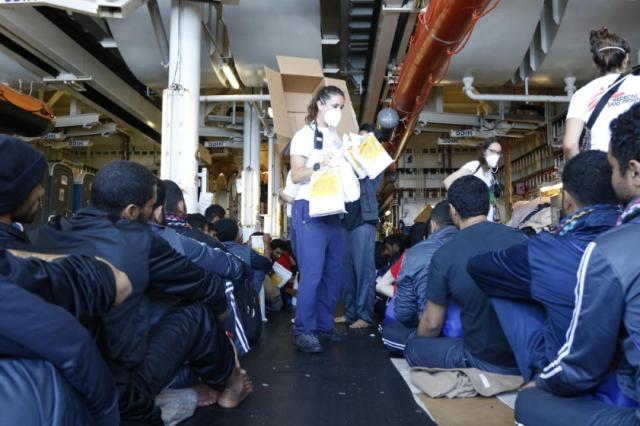 Geo Barents, la nave con 605 migranti in viaggio verso Bari, la Sea Eye diretta a Ortona chiede un porto pi&ugrave; vicino