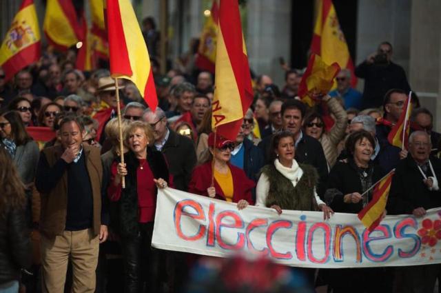 Elezioni in Spagna, risultati premiano la destra: Partito Popolare al 31,5%, Partito Socialista al 28,1%, Vox al 7,2%. Barcellona agli indipendentisti