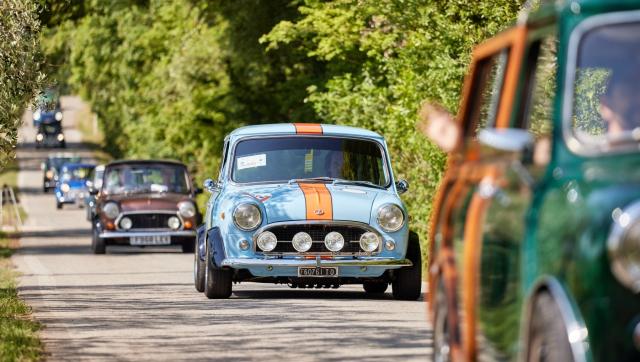 Toscana, nel Chianti 1.600 Mini per il raduno pi&ugrave; spettacolare di sempre