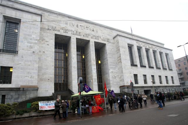 Milano, Pm indagato per pedopornografia, il suo nome tra gli utenti che contattavano minori  su Telegram e Whatsapp