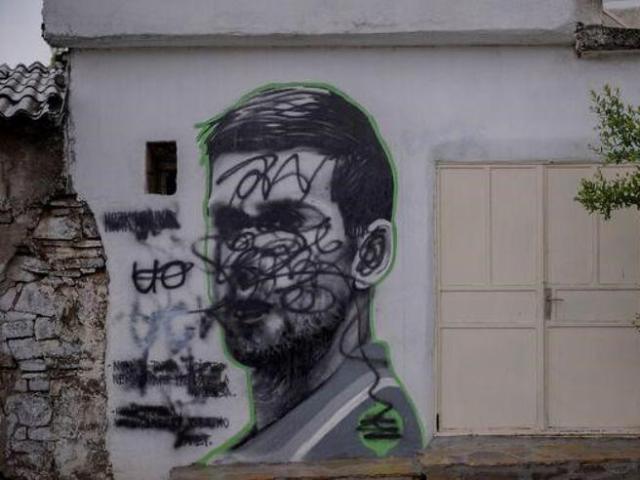 Djokovic al Roland Garros: "Kosovo cuore della Serbia". E gli albanesi imbrattano il suo murale a Rahovec