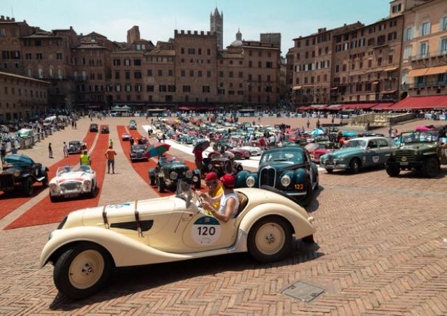 Mille Miglia, torna la mitica gara riservata alle auto storiche