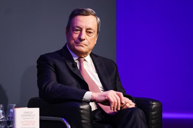 Guerra in Ucraina, Draghi lancia l'anatema contro il cessate il fuoco: "Kiev deve vincere o per l'Ue sar&agrave; fatale"