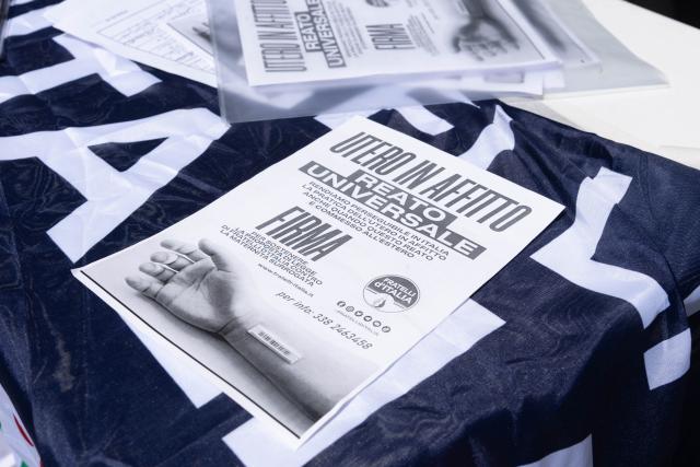 Maternit&agrave; surrogata: corsa in Ucraina prima dell&rsquo;approvazione della legge sul reato universale. 500 coppie italiane partite negli ultimi due anni