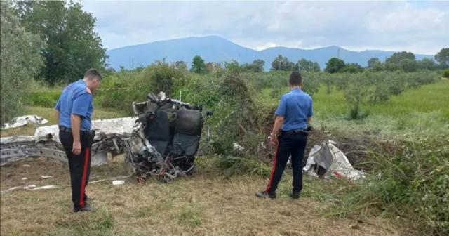 Caserta, aereo ultraleggero Piper si schianta nel comune di Cellole. Morto il 21enne Enrico Amatore ed il padre Luigi