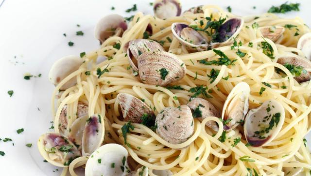 Spaghetti alle vongole, i prezzi potrebbero andare alle stelle