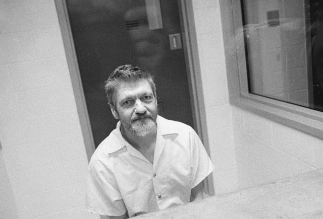 Unabomber, trovato morto in carcere Theodore Kaczynski, l'uomo che terrorizz&ograve; gli Usa: piazz&ograve; 16 bombe tra 1978 e il 1995