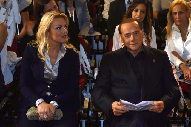 Francesca Pascale: &ldquo;Con Berlusconi muore la mia vecchia vita&rdquo;