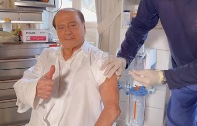 Berlusconi, vaccino Covid e leucemia, l'inquietante ipotesi della correlazione: sembrano consequenziali le date delle inoculazioni e dei ricoveri. L'ammissione di Tajani sulle reazioni avverse