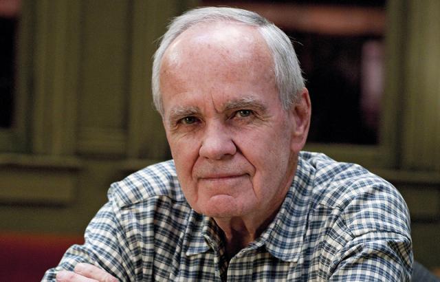 Addio a Cormac McCarthy, morto a 89 anni l&rsquo;autore premio Pulitzer di "Non &egrave; un paese per vecchi"