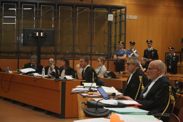 Alfredo Cospito, chiesto l&rsquo;ergastolo per l'attentato alla scuola Carabinieri di Fossano, la Procura: "Voleva uccidere, niente sconti"