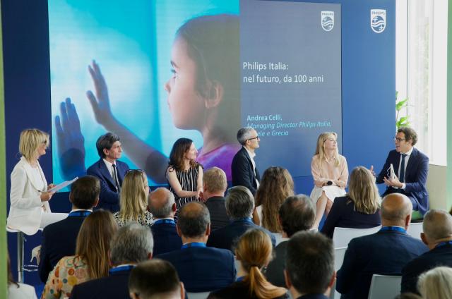 Philips spegne 100 candeline in Italia e viaggia verso un nuovo umanesimo digitale, investito il 10% del fatturato in ricerca e sviluppo