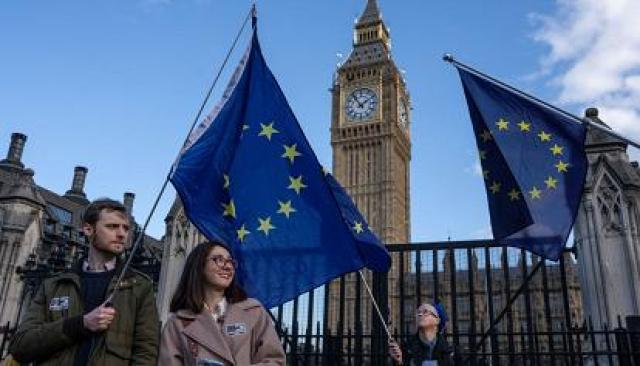 Brexit, il 58% degli inglesi sogna di tornare nell&rsquo;Ue per l&rsquo;inflazione troppo alta e l&rsquo;impennata dei mutui (proprio come nell&rsquo;Ue)