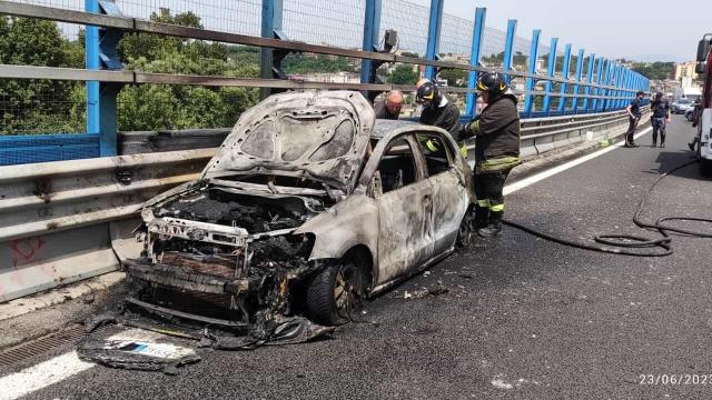 Esplosione auto sperimentale a Napoli, morta Maria Vittoria Prati: la ricercatrice del CNR aveva 66 anni