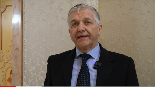 Vaccini Covid, Ciro Isidoro (immunologo): "Danni anche mesi dopo, la spike aggredisce cellule sane, basta dosi a malati di cancro e donne incinte"