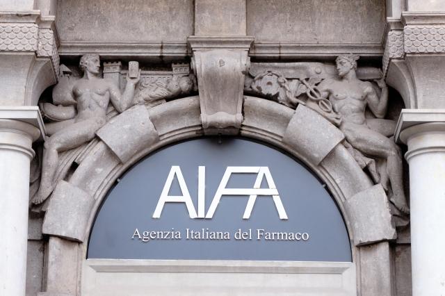 Aifa, dimissioni di oncologi e tecnici, AIOM: &ldquo;Decisioni su approvazione dei farmaci prese senza istruttoria, trasparenza e spiegazioni&rdquo;
