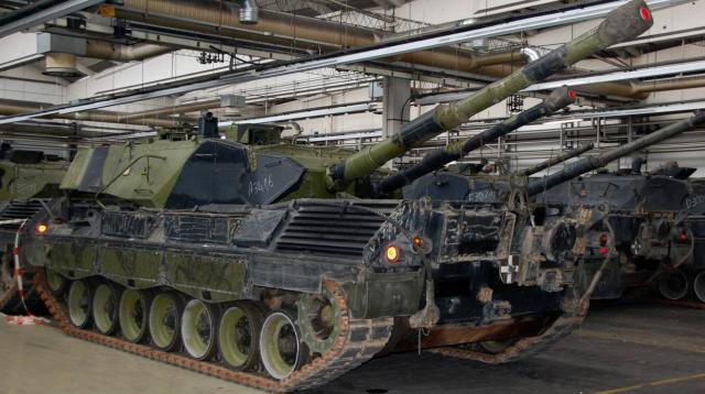 Guerra Ucraina, 96 carri armati Leopard 1 &ldquo;abbandonati&rdquo; in Italia: stop della Svizzera all&rsquo;azienda di armamenti Ruag per l&rsquo;esportazione