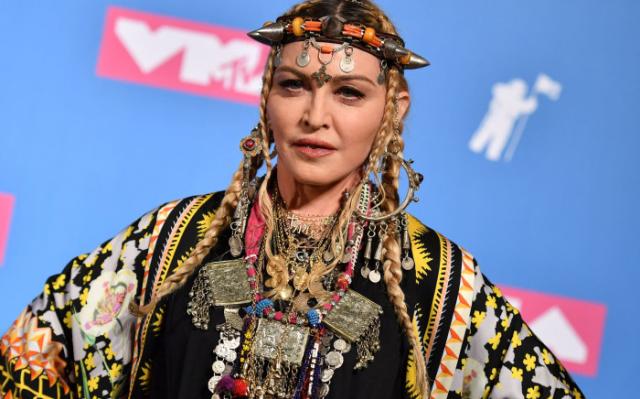 Madonna ricoverata in terapia intensiva per una grave infezione batterica, la cantante "trovata incosciente": salta il tour