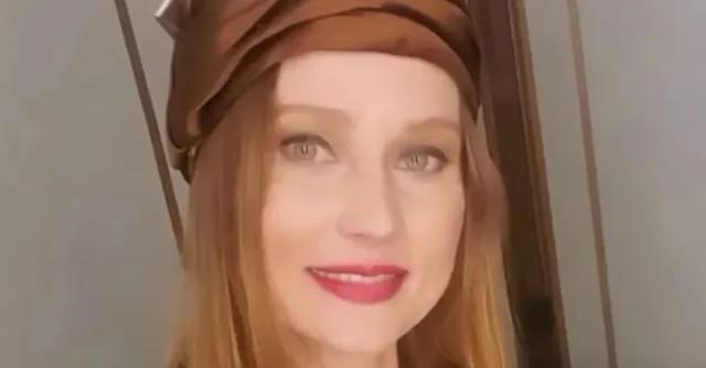 Katarina Pavelek, l&rsquo;attrice slovacca morta suicida: "Effetti avversi gravi da vaccino Covid, hanno distrutto la mia salute&rdquo;