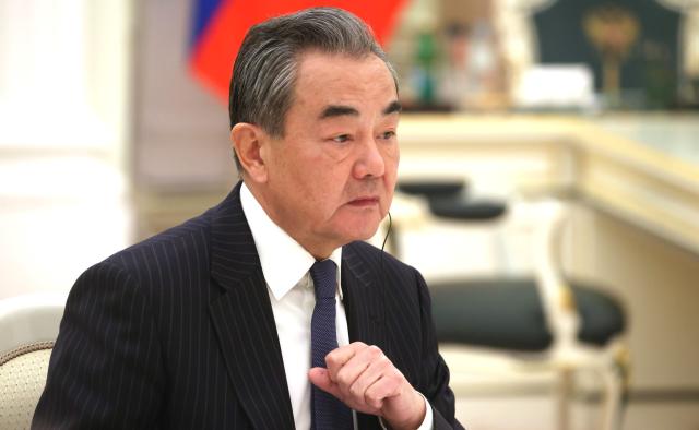  Cina, Wang Yi nuovo ministro degli esteri: mistero sulla sorte del predecessore Qin Gang, scomparso da un mese