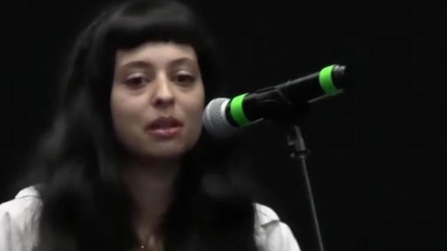 Giorgia Vasaperna, chi &egrave; l&rsquo;attrice affetta da eco-ansia, femminista e vegetariana, che ha pianto davanti a Pichetto Fratin