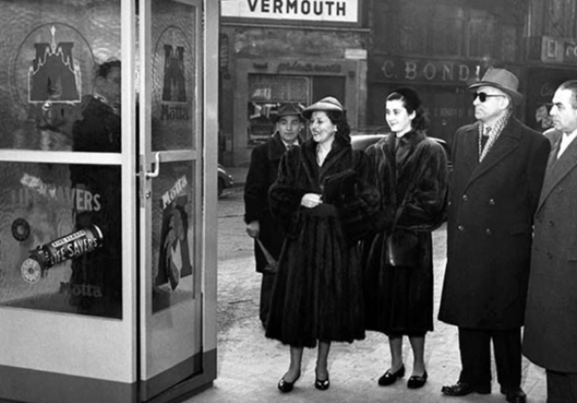 Autorizzata la rimozione delle cabine telefoniche: in Italia la prima nel 1952, dal gettone all'addio