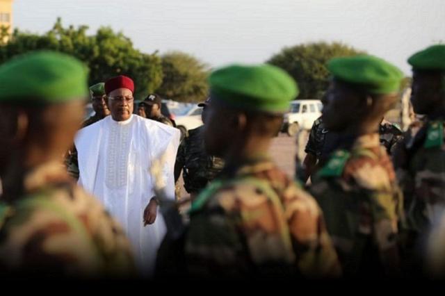 Niger, 48 ore alla scadenza dell&rsquo;ultimatum di Ecowas per liberare il presidente Mohamed Bazoum. Sempre pi&ugrave; probabile l&rsquo;intervento militare
