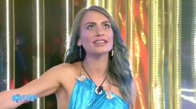 "Taxi gratis per ubriachi": Salvini firma Pdl di Nikita Pelizon del GF Vip, il web: "Pagano gli str*nz* sobri?"