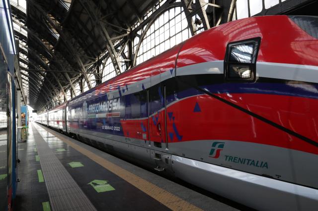 "Estranei in galleria" tra Bologna e Firenze e allarme bomba: ritardi di 6 ore sull&rsquo;AV, allarme rientrato 