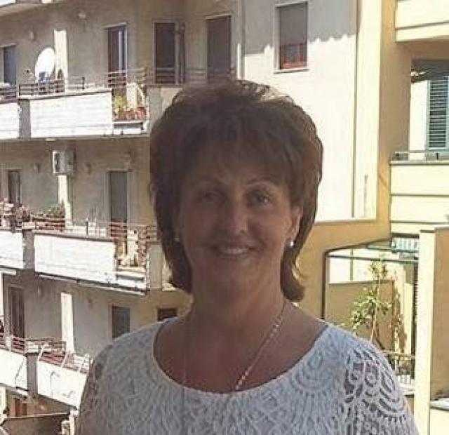 Sorrento, cadavere di una donna nel bagagliaio di un&rsquo;auto, testimoni: &ldquo;uccisa a coltellate, killer fuggito&rdquo;