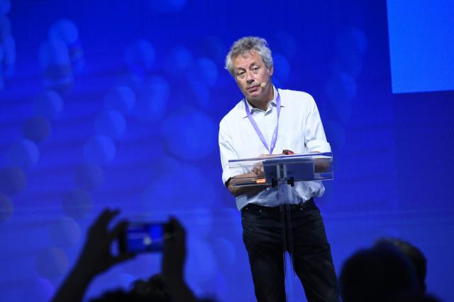 Alessandro Baricco: "Bisogna vaccinarsi, i no vax non si sentano degli eroi perseguitati che combattono il sistema"