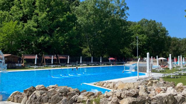 Roma, morto bimbo di 8 anni risucchiato da tubo di scarico alle terme di Cretone, corpo recuperato dopo 2 ore