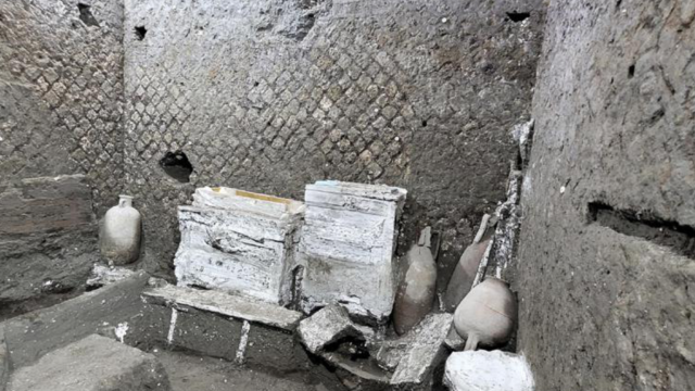 Pompei, scoperta una stanza che ricostruisce la vita degli schiavi pi&ugrave; di 2mila anni fa