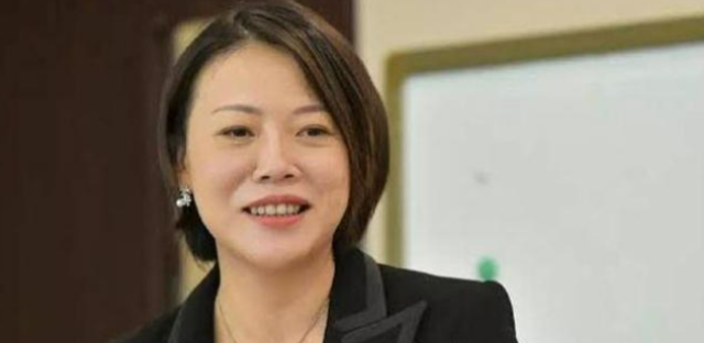 Chi &egrave; Yang Huiyan, ex donna pi&ugrave; ricca della Cina: da un patrimonio di $ 16,8 mld a un buco&nbsp;di&nbsp;$&nbsp;193&nbsp;mld