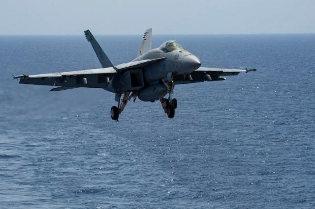 Mosca: "Distrutta nave ricognizione ucraina in mar Nero"; attacco caccia SU-30 vicino impianto produzione gas