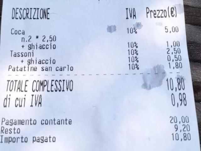 Santa Marina (SA), 50 centesimi extra nello scontrino per i cubetti di ghiaccio nelle bibite