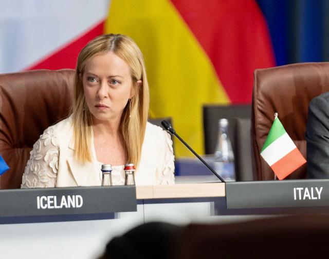 Sgarbi, Meloni non pensa alle dimissioni per paura e intanto gode della Fornero. Vannacci davanti ad un rebus: portare il 3% alla Lega o prendere il 5% da solo? - ESCLUSIVA